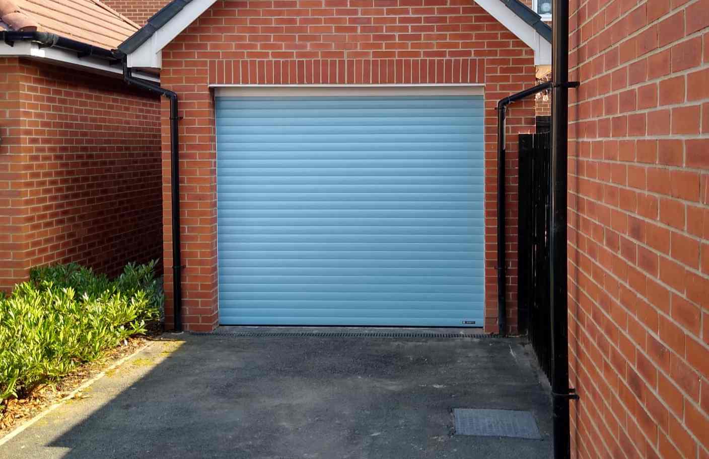 Roller Garage Doors Leeds & Yorkshire Blueberry Automation